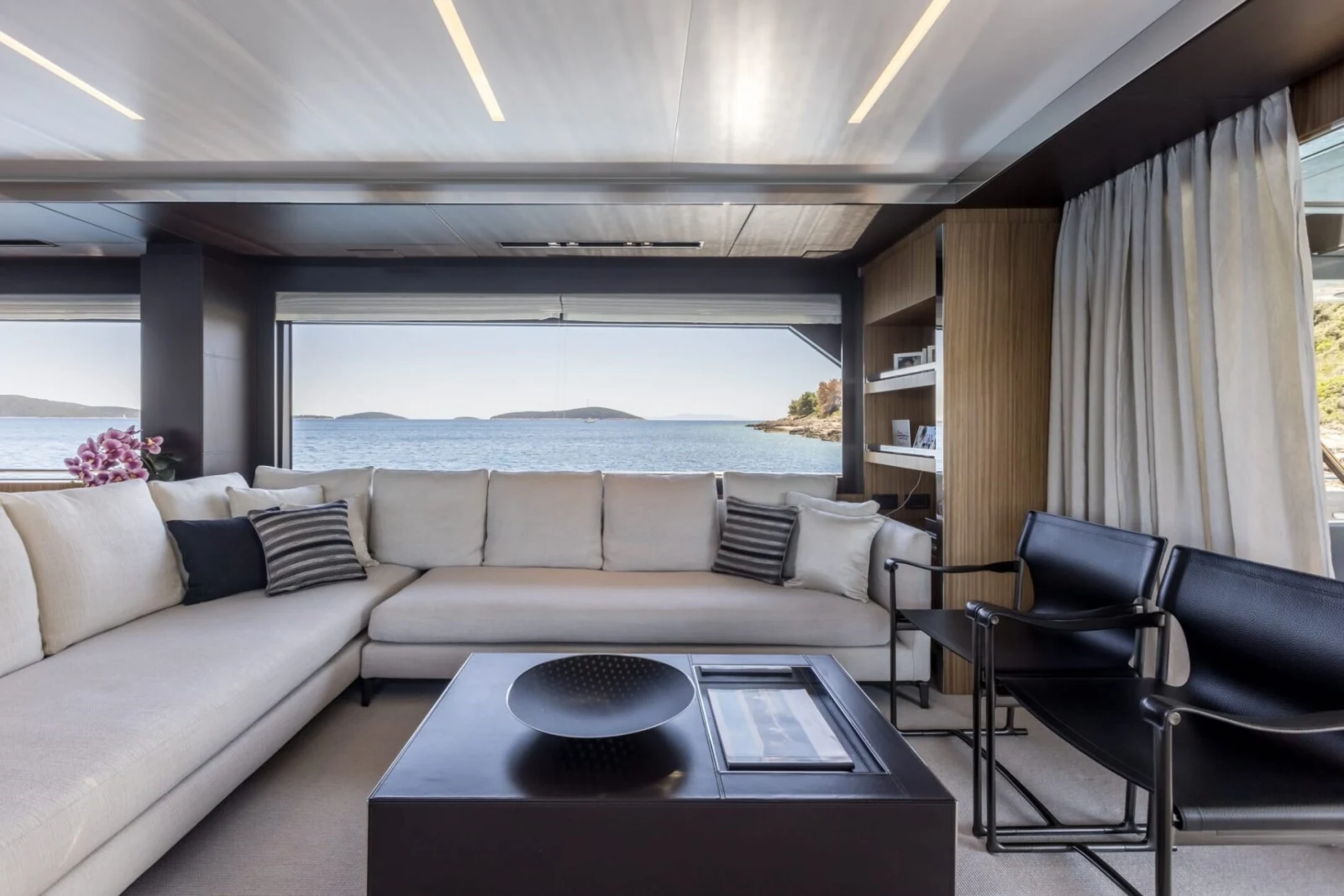 Salon seating aboard YOYITA II