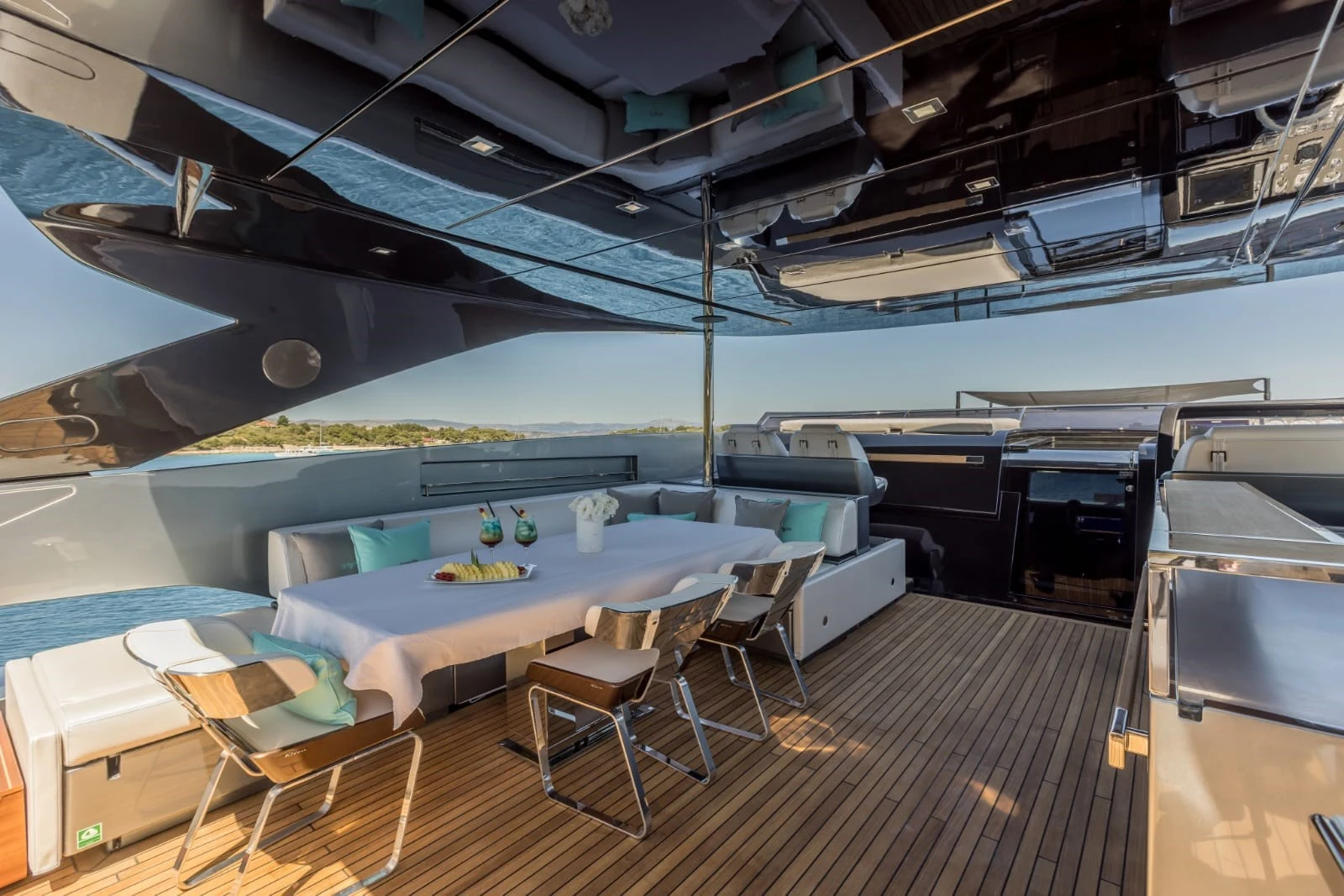 Flybridge dining area aboard YOYITA II